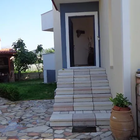Elen House חיליאדו